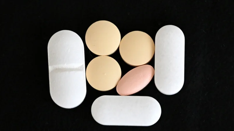 ABD, bazı ithal patentli ilaçlara yüzde 100 gümrük vergisi getirirken metal tarifelerini düzenledi